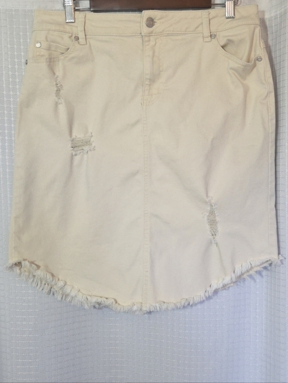 Cato Womens Y2K Skirt Khaki Beige Distressed Frayed Hem Stretch Size 12 Casual